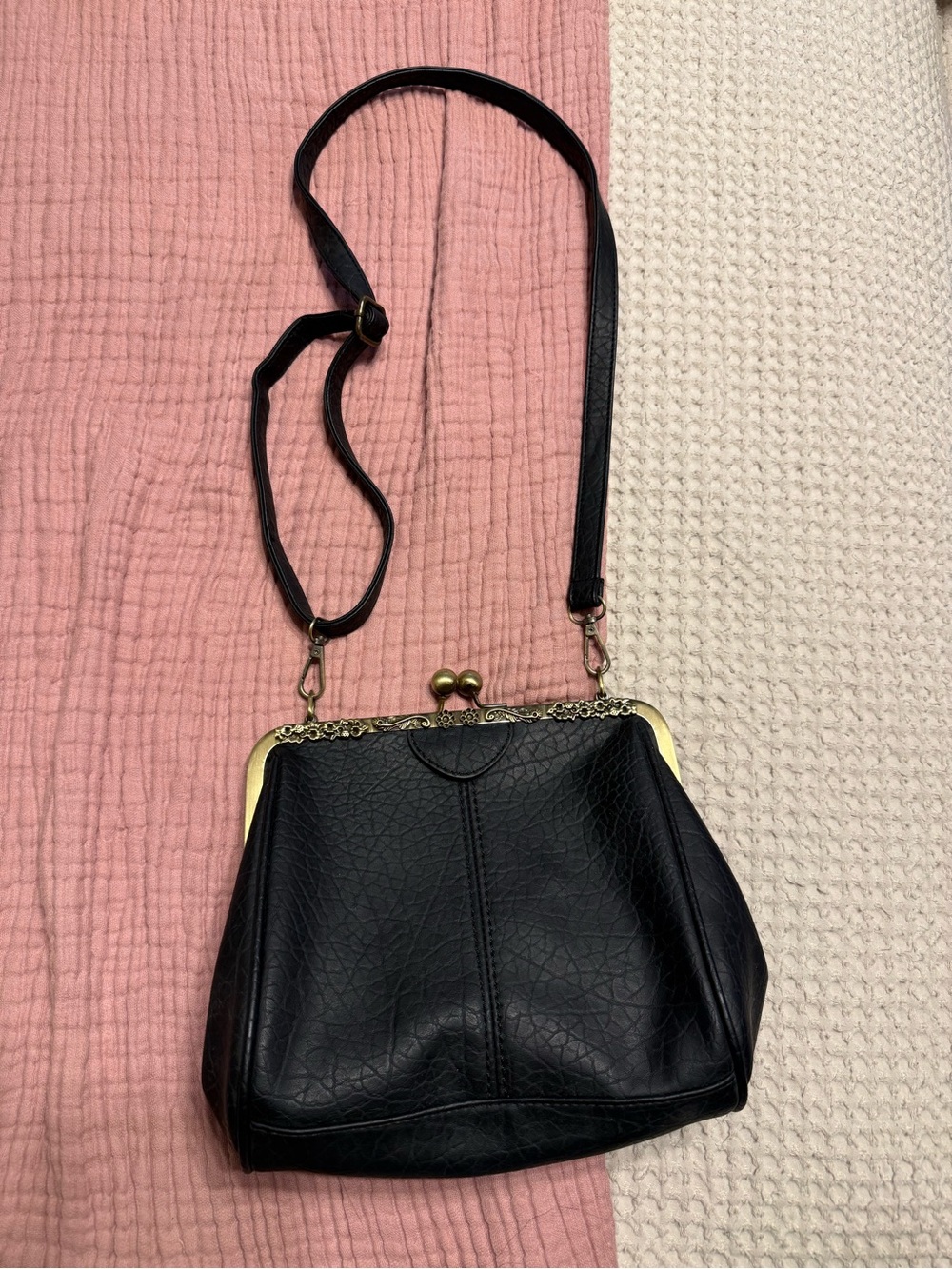 Black Vintage-Style Frame Crossbody Bag
